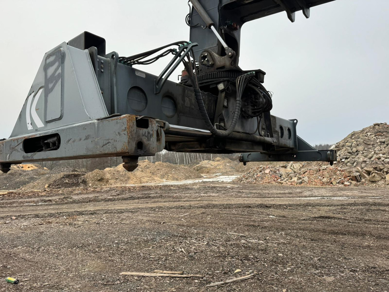 KALMAR DRF420-60S5 BJ: 2007 BStd: 32773h - Manipulador de contentor: foto 3 KALMAR DRF420-60S5 BJ: 2007 BStd: 32773h - Manipulador de contentor: foto 3