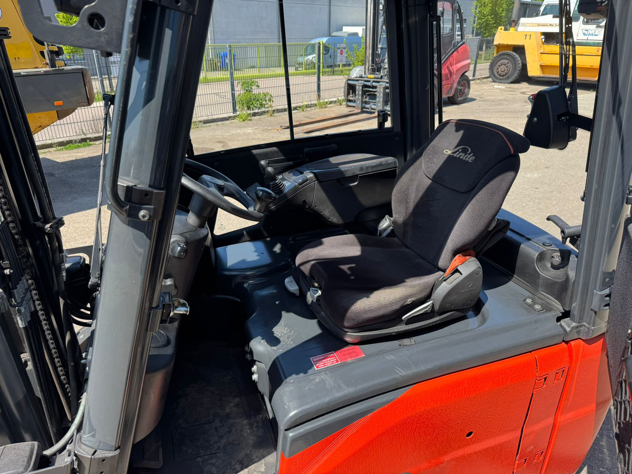 Linde E20L-02 Triplex Elektro Zinkenverstellgerät - Empilhadeira elétrica: foto 5 Linde E20L-02 Triplex Elektro Zinkenverstellgerät - Empilhadeira elétrica: foto 5