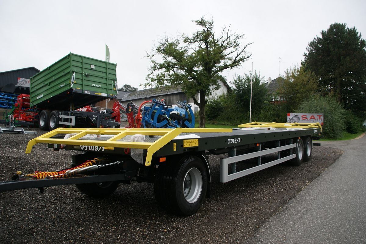 Metal-Fach T019-18to. Ballenwagen-Tridem - Máquina para produção de feno: foto 3 Metal-Fach T019-18to. Ballenwagen-Tridem - Máquina para produção de feno: foto 3