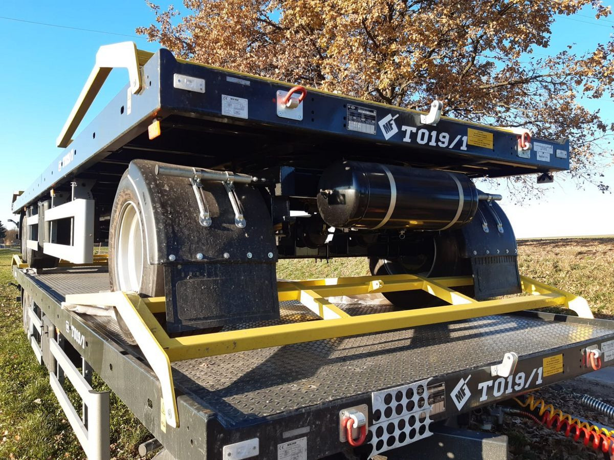 Metal-Fach T019-18to. Ballenwagen-Tridem - Máquina para produção de feno: foto 5 Metal-Fach T019-18to. Ballenwagen-Tridem - Máquina para produção de feno: foto 5