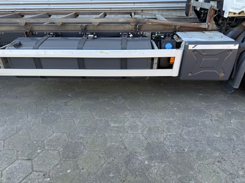 Caminhão transportador de contêineres/ Caixa móvel Renault D16 / BDF / Wide / 4 In Stock / TUV: 6-2025 / Belgium Truck: foto 14