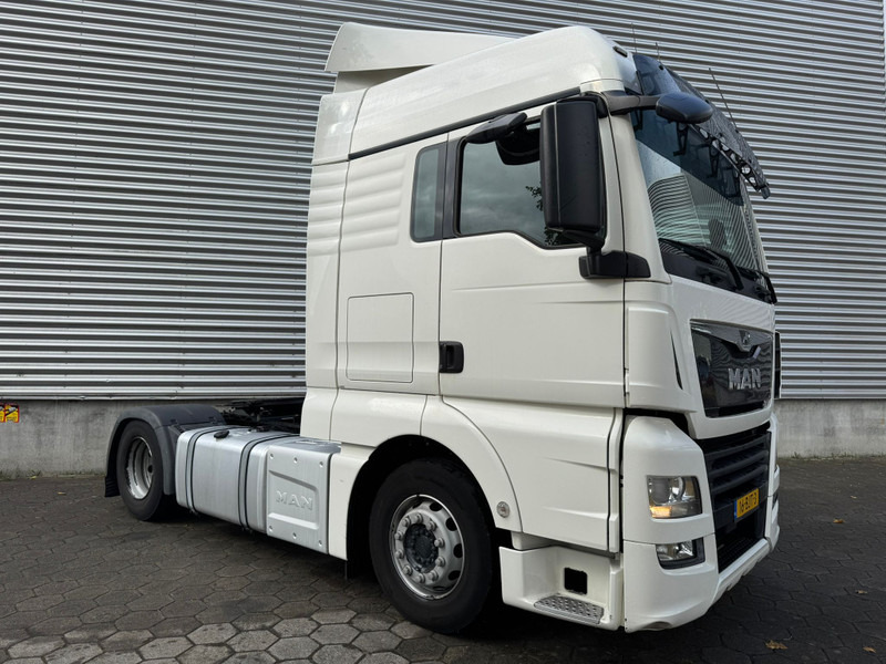 MAN TGX 18.420 XLX / 2 Tanks / 2 In stock..!!! / TUV: 5-2026 / NL Truck - Tractor: foto 2 MAN TGX 18.420 XLX / 2 Tanks / 2 In stock..!!! / TUV: 5-2026 / NL Truck - Tractor: foto 2