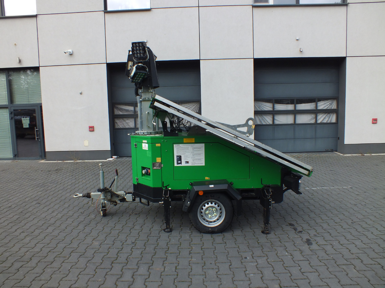 TRIME X-SOLAR - Torre de iluminação de Escavadeira: foto 4 TRIME X-SOLAR - Torre de iluminação de Escavadeira: foto 4