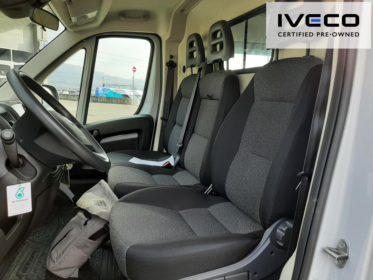 FIAT e-Ducato L2H2 teilverglast (47-kWh) - Furgão, Carrinha elétrica: foto 3 FIAT e-Ducato L2H2 teilverglast (47-kWh) - Furgão, Carrinha elétrica: foto 3