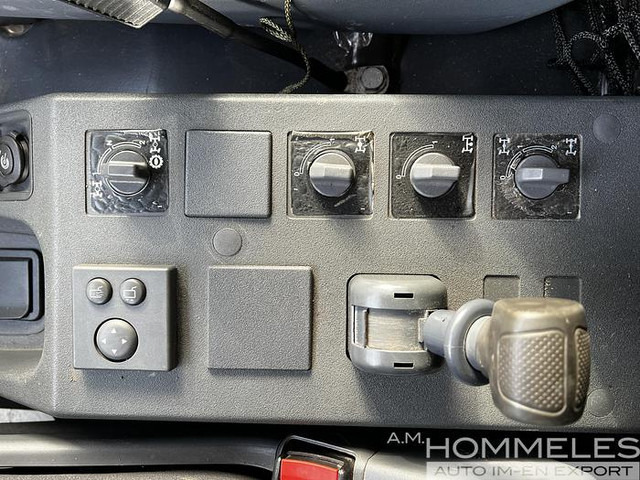 Camião de caixa aberta/ Plataforma Iveco 100E22 4x4 (M104): foto 6