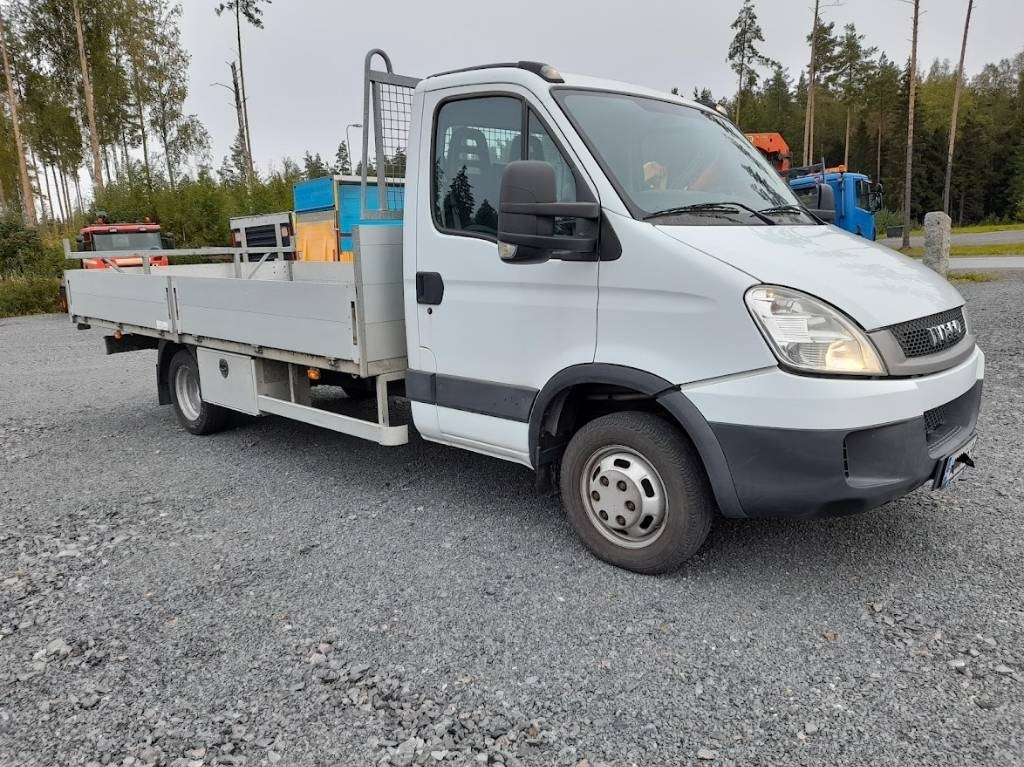 Iveco Daily 40 C18 automat - Furgão caixa aberta: foto 3 Iveco Daily 40 C18 automat - Furgão caixa aberta: foto 3