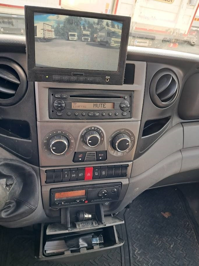 Iveco Daily 70 C17 Doppel 3.0 - Camião de caixa aberta/ Plataforma: foto 3 Iveco Daily 70 C17 Doppel 3.0 - Camião de caixa aberta/ Plataforma: foto 3