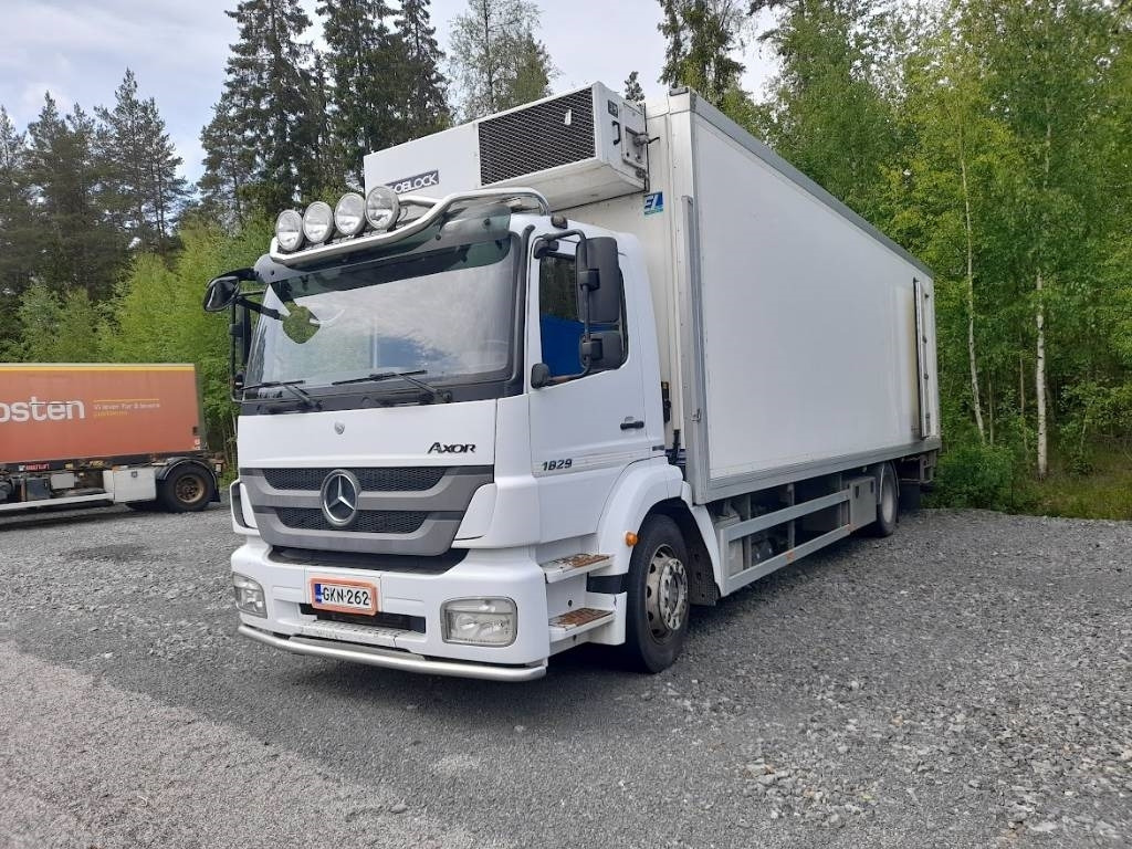 Mercedes-Benz Axor 1829 - Caminhão frigorífico: foto 2 Mercedes-Benz Axor 1829 - Caminhão frigorífico: foto 2
