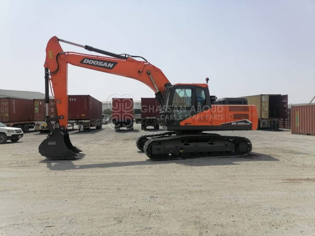 DOOSAN DX225 LCA – CHAIN EXCAVATOR OPERATING WEIGHT 22 TON APPROX. WITH BUCKET 1.08 Cu.M BUCKET ( HEAVY DUTY) MY2022 - Escavadora de rastos: foto 1 DOOSAN DX225 LCA – CHAIN EXCAVATOR OPERATING WEIGHT 22 TON APPROX. WITH BUCKET 1.08 Cu.M BUCKET ( HEAVY DUTY) MY2022 - Escavadora de rastos: foto 1