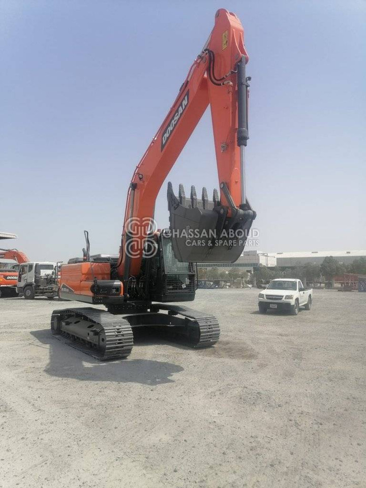 DOOSAN DX225 LCA – CHAIN EXCAVATOR OPERATING WEIGHT 22 TON APPROX. WITH BUCKET 1.08 Cu.M BUCKET ( HEAVY DUTY) MY2022 - Escavadora de rastos: foto 3 DOOSAN DX225 LCA – CHAIN EXCAVATOR OPERATING WEIGHT 22 TON APPROX. WITH BUCKET 1.08 Cu.M BUCKET ( HEAVY DUTY) MY2022 - Escavadora de rastos: foto 3