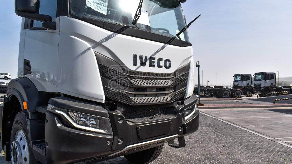 IVECO T-WAY Chassis 6×4 AD380T47H WHEELBASE 4500 MY24 - Caminhão chassi: foto 2 IVECO T-WAY Chassis 6×4 AD380T47H WHEELBASE 4500 MY24 - Caminhão chassi: foto 2