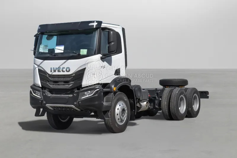 Iveco T-WAY AD380T47H 6x4 R24 Tyres Chassis - Barcelona Stock - Caminhão chassi: foto 1 Iveco T-WAY AD380T47H 6x4 R24 Tyres Chassis - Barcelona Stock - Caminhão chassi: foto 1