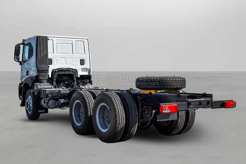 Iveco T-WAY AT380T47H 6x4 R24 Tyres Chassis - Barcelona Stock - Caminhão chassi: foto 3 Iveco T-WAY AT380T47H 6x4 R24 Tyres Chassis - Barcelona Stock - Caminhão chassi: foto 3