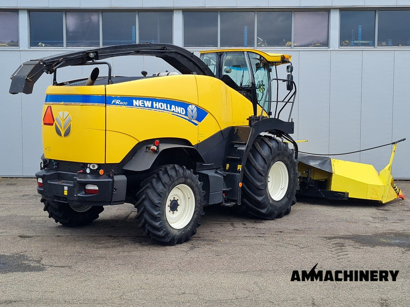 New Holland FR600 - Picadora de forragem automotriz: foto 5 New Holland FR600 - Picadora de forragem automotriz: foto 5