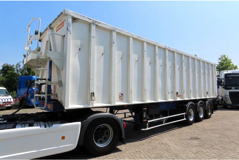 Benalu 55m3 , 5840 kg grain transport - Semireboque basculante: foto 2 Benalu 55m3 , 5840 kg grain transport - Semireboque basculante: foto 2