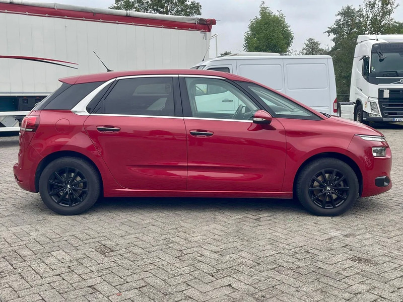 Citroën C4 Picasso REAR VIEW CAMERA, BLIND SPOT SENSOR, AUTO PARKING, FRONT & REAR PARKTRONIC, - Hatchback: foto 4 Citroën C4 Picasso REAR VIEW CAMERA, BLIND SPOT SENSOR, AUTO PARKING, FRONT & REAR PARKTRONIC, - Hatchback: foto 4