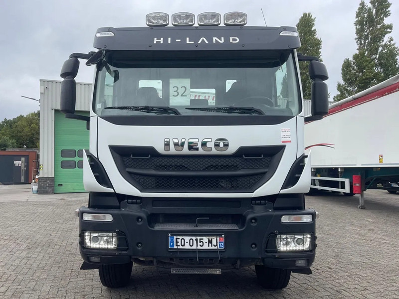Iveco Trakker 410 PTO RETARDER, 8x4 , 442000 km! - Caminhão chassi: foto 2 Iveco Trakker 410 PTO RETARDER, 8x4 , 442000 km! - Caminhão chassi: foto 2