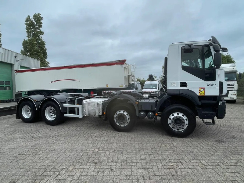 Iveco Trakker 410 PTO, RETARDER, 8x4 , 442000 km! - Tractor: foto 4 Iveco Trakker 410 PTO, RETARDER, 8x4 , 442000 km! - Tractor: foto 4