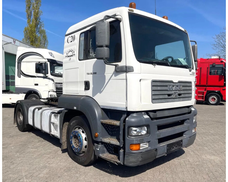 MAN TGA 18.390 Manual - Tractor: foto 1 MAN TGA 18.390 Manual - Tractor: foto 1
