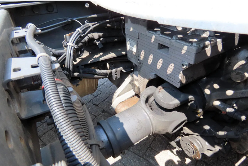 Tractor Renault T460 vin VF611A160FD007308 RETARDER, FRIGO, CLIMA: foto 14 Tractor Renault T460 vin VF611A160FD007308 RETARDER, FRIGO, CLIMA: foto 14