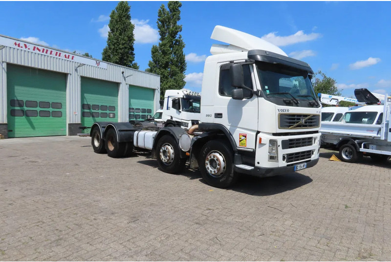 Volvo FM 12.380 8x4 FULL SPRING. 100% condition! - Caminhão chassi: foto 1 Volvo FM 12.380 8x4 FULL SPRING. 100% condition! - Caminhão chassi: foto 1