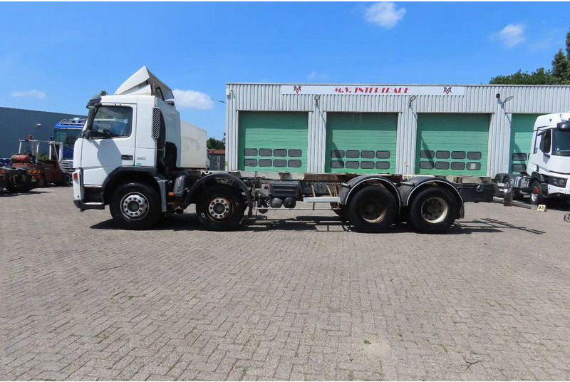 Volvo FM 380 8x4 FULL SPRING. 100% condition! - Caminhão chassi: foto 4 Volvo FM 380 8x4 FULL SPRING. 100% condition! - Caminhão chassi: foto 4