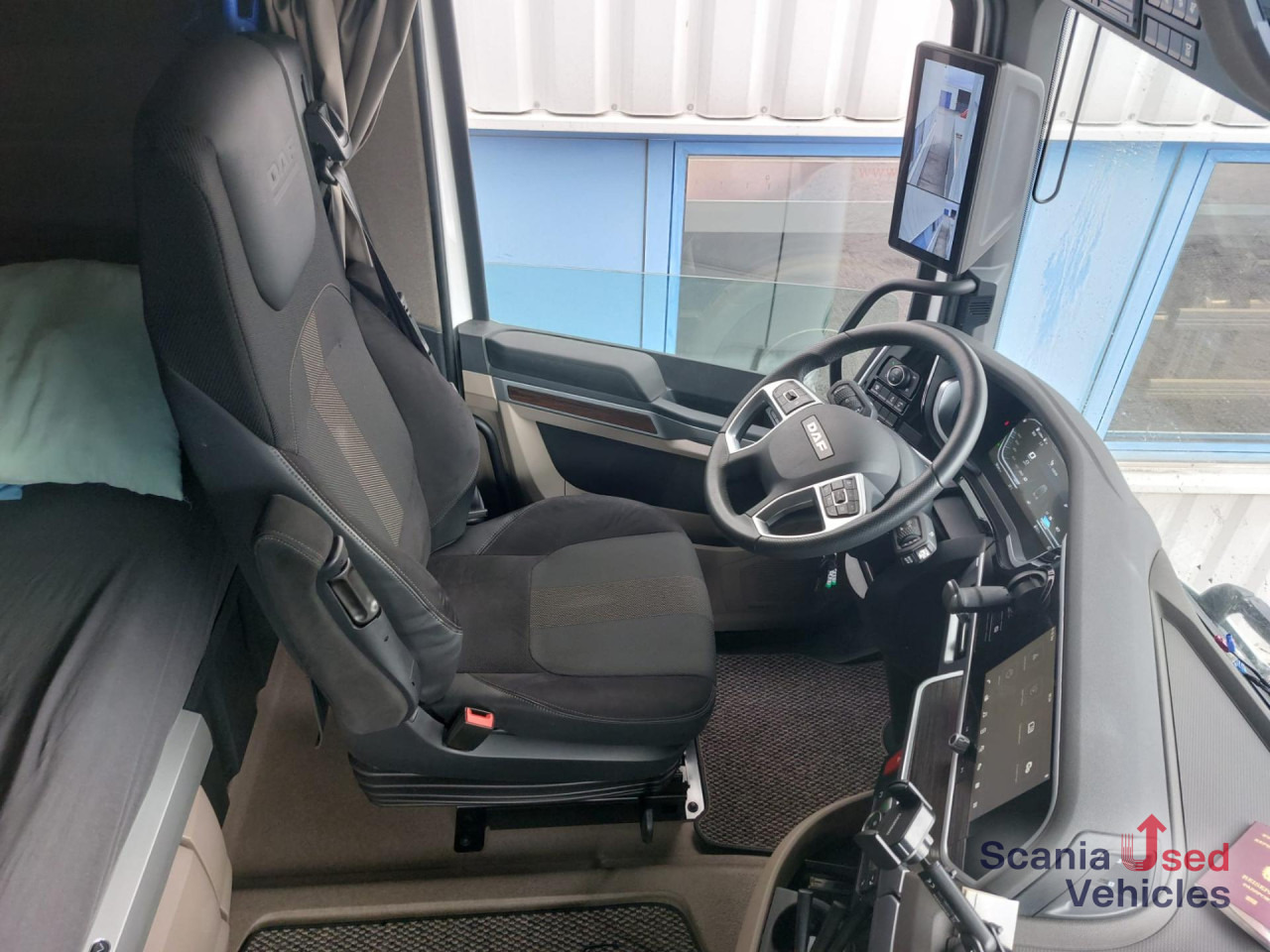 DAF XG 530 FAN 6x2-4 PALFINGER PK 22002-EH D - Camião de caixa aberta/ Plataforma, Caminhão grua: foto 2 DAF XG 530 FAN 6x2-4 PALFINGER PK 22002-EH D - Camião de caixa aberta/ Plataforma, Caminhão grua: foto 2