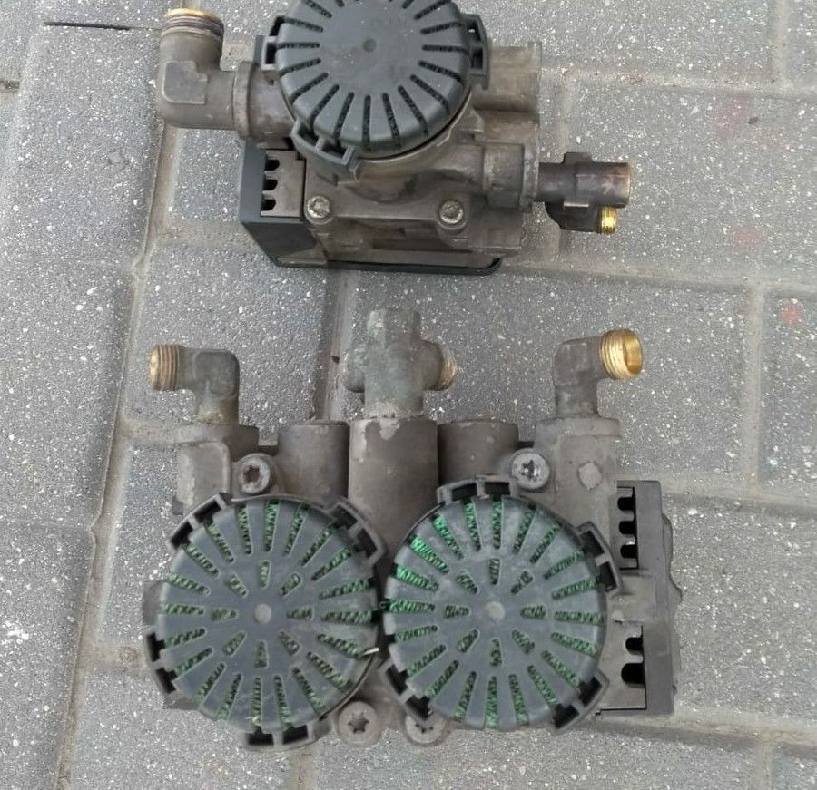 Knorr-Bremse SCANIA   Scania - Válvula de freio de Caminhão: foto 1 Knorr-Bremse SCANIA   Scania - Válvula de freio de Caminhão: foto 1