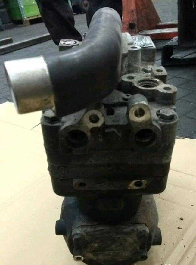 Scania - Compressor, sistema de ar comprimido de Caminhão: foto 1 Scania - Compressor, sistema de ar comprimido de Caminhão: foto 1