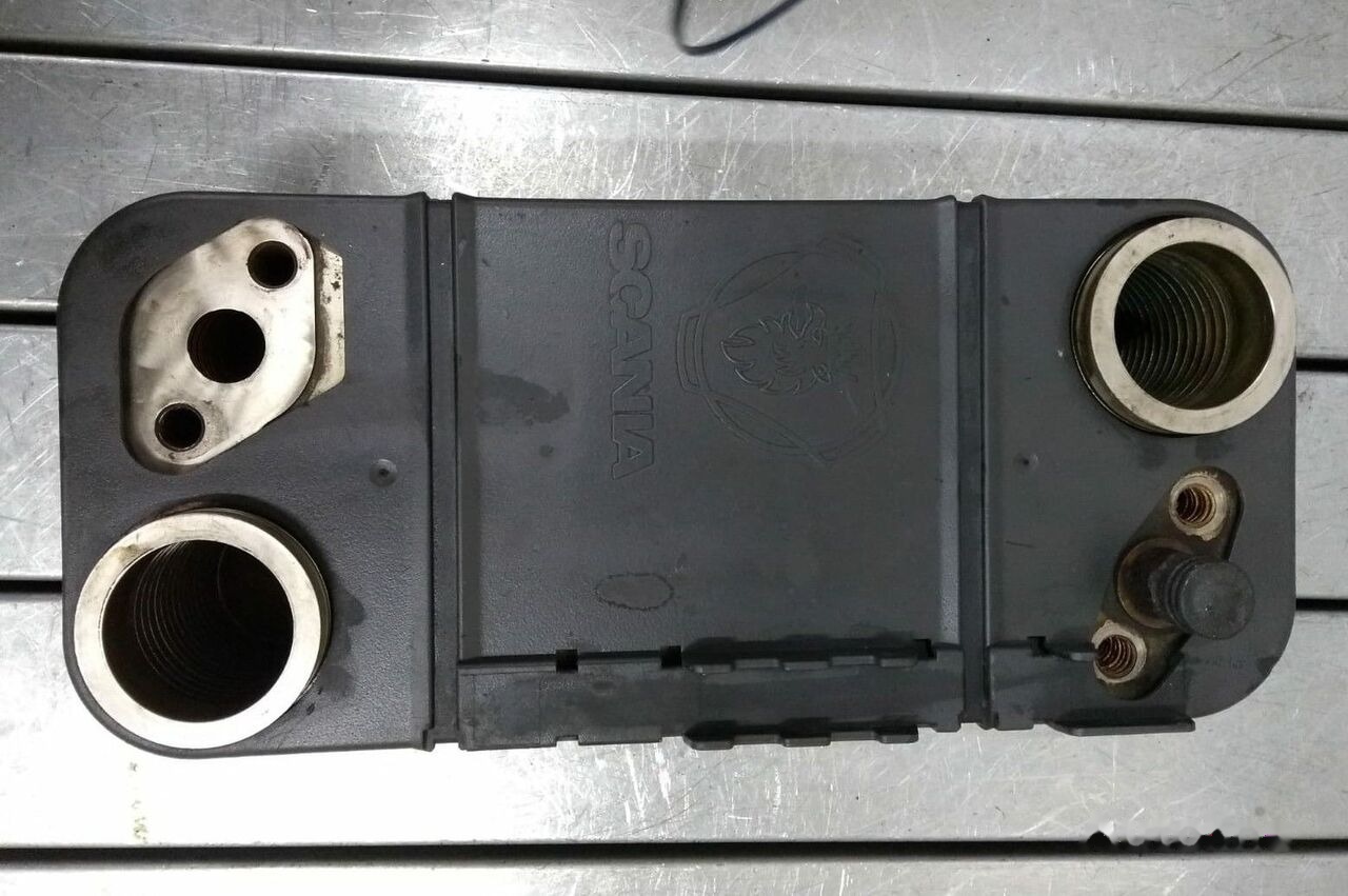 Scania RETARDER , OLD AND NEW TYPE 1804210, 2155059 - Radiador de óleo de Caminhão: foto 3 Scania RETARDER , OLD AND NEW TYPE 1804210, 2155059 - Radiador de óleo de Caminhão: foto 3