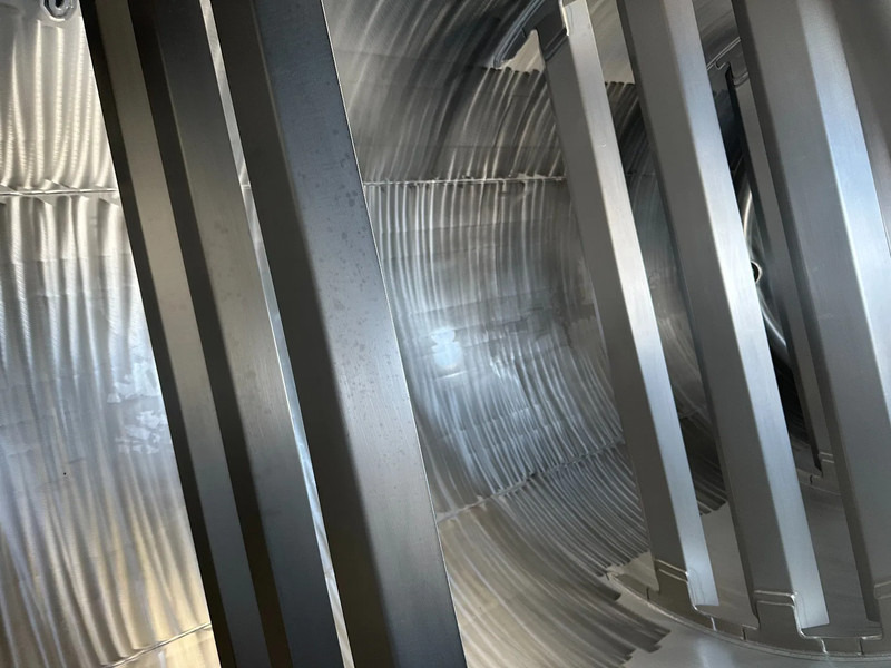 Depósito de armazenamento para transporte de produtos químicos CIMC 20FT ISO, 25.090L / 1-COMP / 3 BAFFELS / T12 / 4 manholes / ADR valid until 02/2027: foto 19 Depósito de armazenamento para transporte de produtos químicos CIMC 20FT ISO, 25.090L / 1-COMP / 3 BAFFELS / T12 / 4 manholes / ADR valid until 02/2027: foto 19