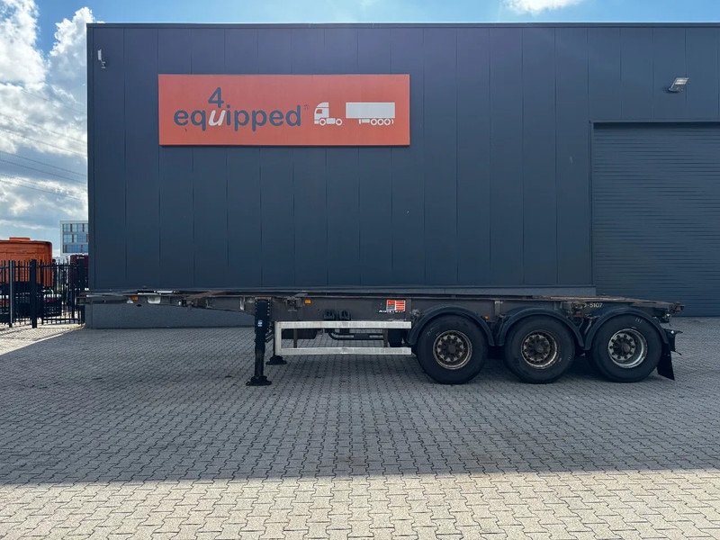 DESOT 20FT/30FT ADR-Chassis, Liftachse, Heckbundig, 2x vorhanden - Semireboque transportador de contêineres/ Caixa móvel: foto 2 DESOT 20FT/30FT ADR-Chassis, Liftachse, Heckbundig, 2x vorhanden - Semireboque transportador de contêineres/ Caixa móvel: foto 2
