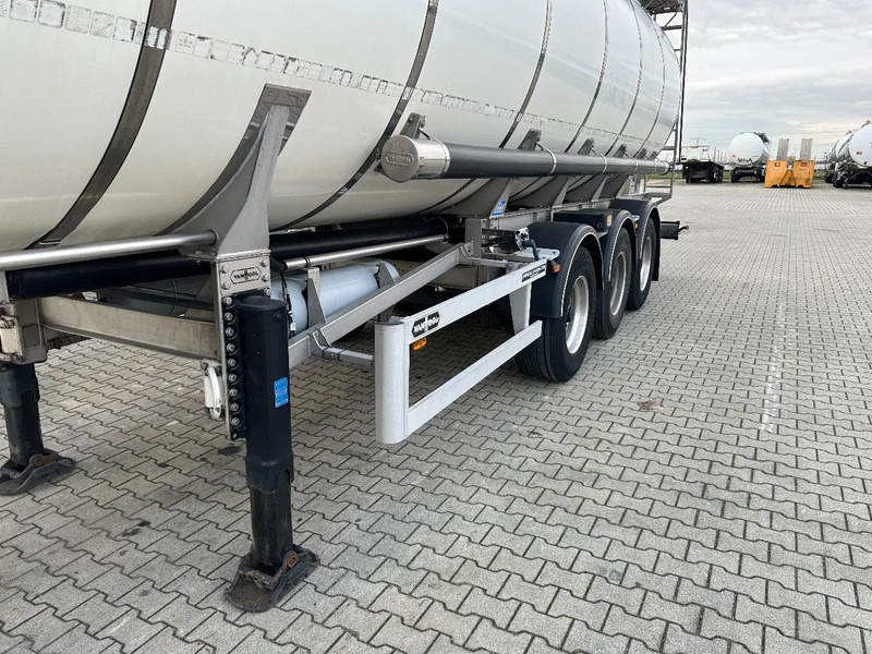 Semirreboque tanque para transporte de alimentos Van Hool FOOD / 39.000L / 3-COMP / INOX / NL-trailer / APK: 07/2026: foto 16 Semirreboque tanque para transporte de alimentos Van Hool FOOD / 39.000L / 3-COMP / INOX / NL-trailer / APK: 07/2026: foto 16