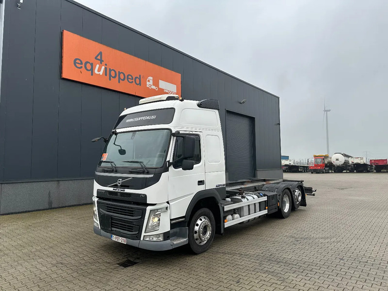 Volvo FM 380 Globetrotter 6x2, ADR (FL, AT, OX), LIFT/STEER, 636.183km - Caminhão chassi: foto 1 Volvo FM 380 Globetrotter 6x2, ADR (FL, AT, OX), LIFT/STEER, 636.183km - Caminhão chassi: foto 1