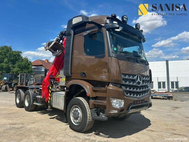 MERCEDES-BENZ Arocs 3351/6x6/Palfinger Epolsion S260/Langholz - Caminhão florestal: foto 2 MERCEDES-BENZ Arocs 3351/6x6/Palfinger Epolsion S260/Langholz - Caminhão florestal: foto 2