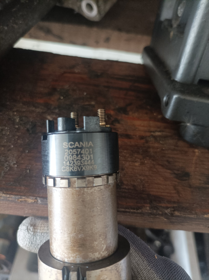 Scania Scania - Injector: foto 1 Scania Scania - Injector: foto 1