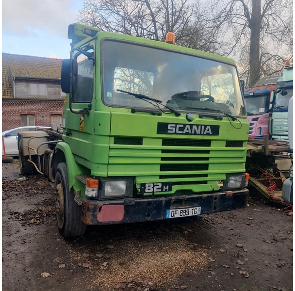 Scania 82-H - Caminhão transportador de contêineres/ Caixa móvel: foto 1 Scania 82-H - Caminhão transportador de contêineres/ Caixa móvel: foto 1