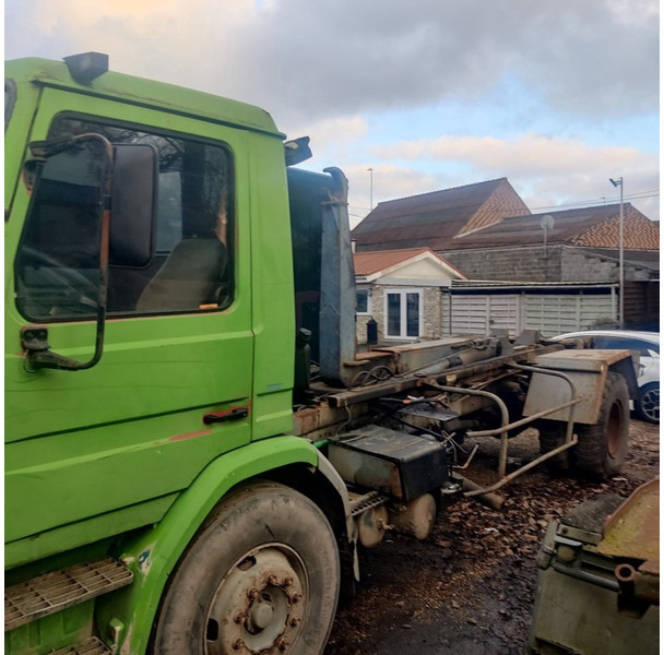 Scania 82-H - Caminhão transportador de contêineres/ Caixa móvel: foto 2 Scania 82-H - Caminhão transportador de contêineres/ Caixa móvel: foto 2