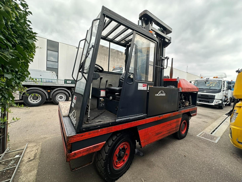 Linde S50 W SIDELOADER 5T - SEITENSTAPLER - 4 WAY FORKLIFT - COMBILIFT - CE - BE MACHINE - Empilhador lateral: foto 4 Linde S50 W SIDELOADER 5T - SEITENSTAPLER - 4 WAY FORKLIFT - COMBILIFT - CE - BE MACHINE - Empilhador lateral: foto 4