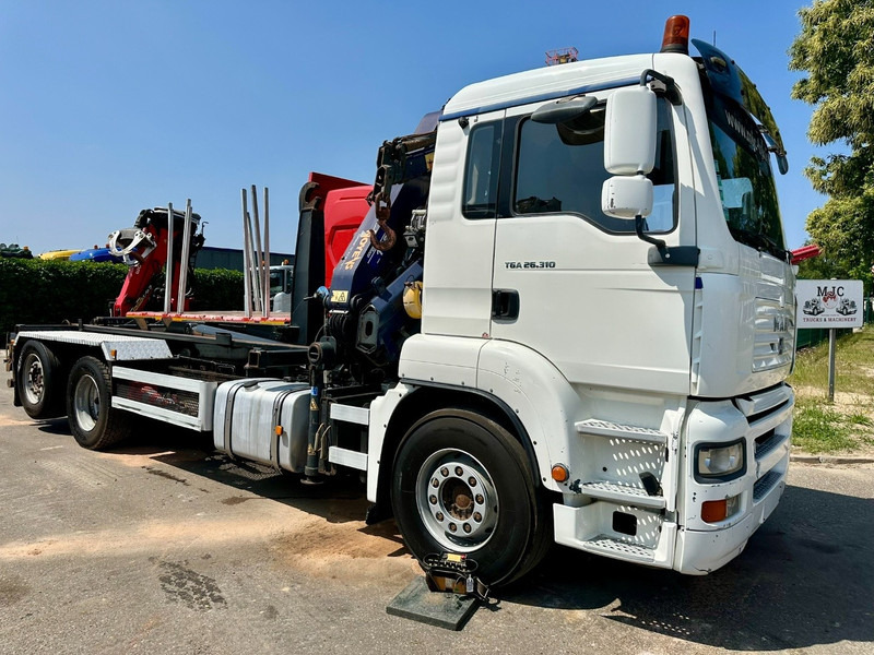 MAN TGA 26.310 6X2 HOOKLIFT + CRANE COPMA 160.4 + JIB J2 + WINCH - RADIO - LIFT + STEERING AXLE - EURO 3 - BE - Caminhão grua: foto 2 MAN TGA 26.310 6X2 HOOKLIFT + CRANE COPMA 160.4 + JIB J2 + WINCH - RADIO - LIFT + STEERING AXLE - EURO 3 - BE - Caminhão grua: foto 2