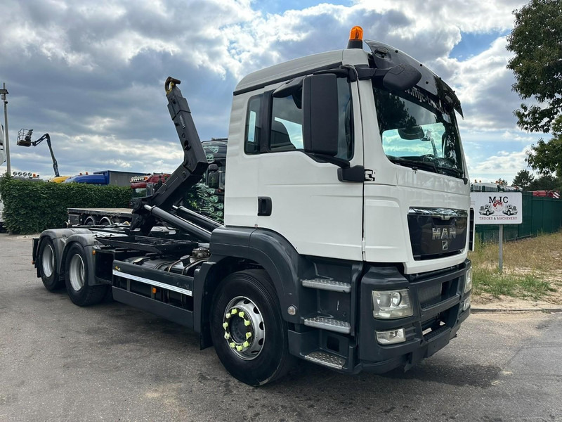 MAN TGS 28.360 6x2 HOOKLIFT 21T HIAB MULTILIFT XR21-S51 - LIFT AXLE - BE TRUCK - Caminhão polibenne: foto 1 MAN TGS 28.360 6x2 HOOKLIFT 21T HIAB MULTILIFT XR21-S51 - LIFT AXLE - BE TRUCK - Caminhão polibenne: foto 1
