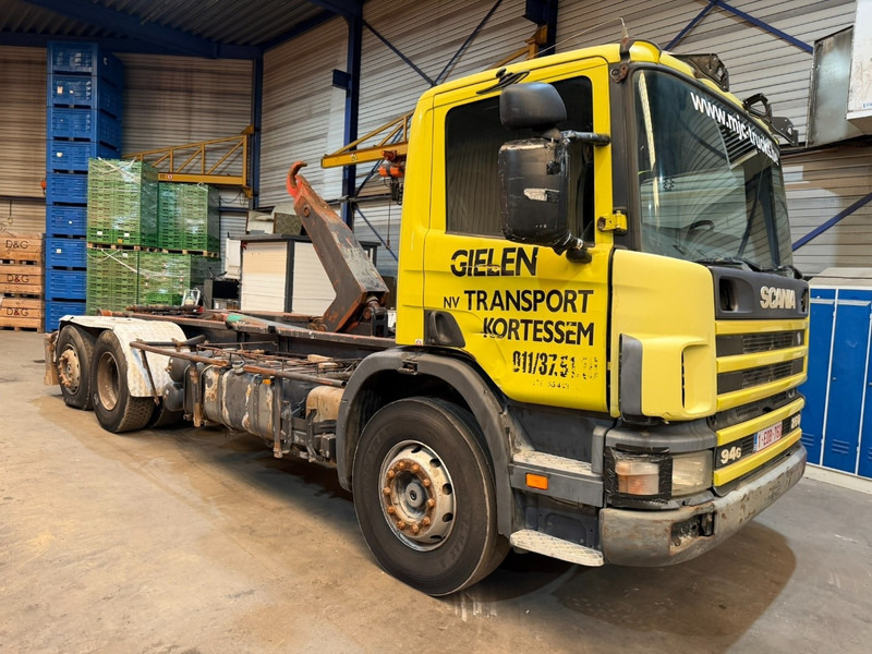 Scania 94G-260 6x2 HOOKLIFT - MANUAL - BE TRUCK - Caminhão polibenne: foto 1 Scania 94G-260 6x2 HOOKLIFT - MANUAL - BE TRUCK - Caminhão polibenne: foto 1