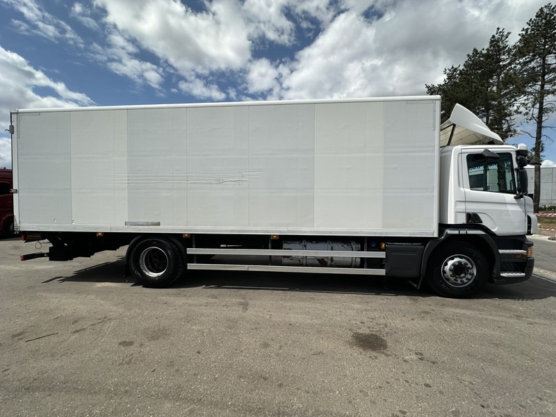 Scania P320 RETARDER - CLOSED BOX 8m25 x 2m47 x 2m30 - TAILLIFT 2000kg - EURO 6 - GOOD CONDITION - Caminhão furgão: foto 4 Scania P320 RETARDER - CLOSED BOX 8m25 x 2m47 x 2m30 - TAILLIFT 2000kg - EURO 6 - GOOD CONDITION - Caminhão furgão: foto 4
