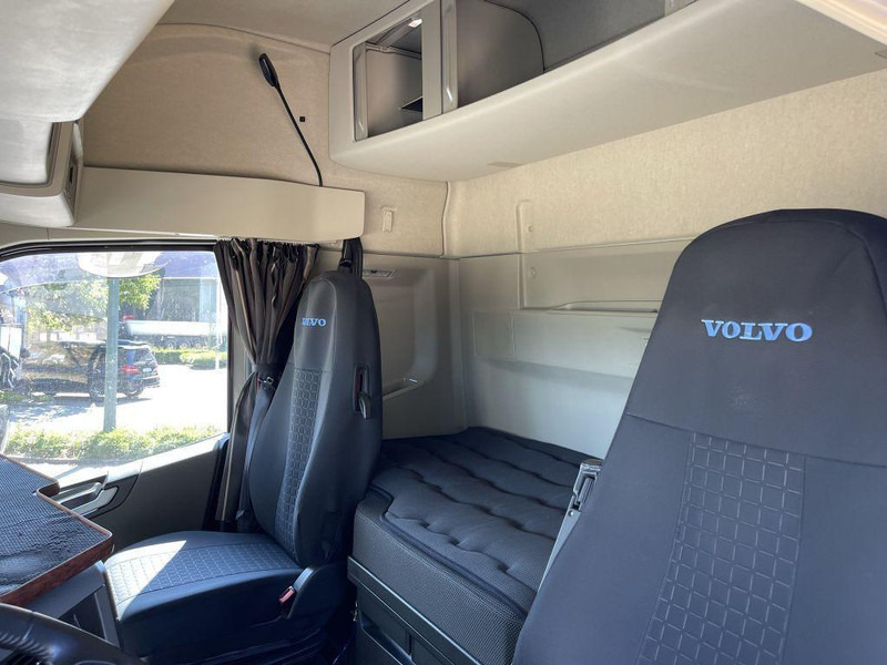 Tractor Volvo FH 460 LNG GAS ADR - ACC - Dynamic Steering - I-park Cool - Lane Keeping Support - collision warning - leather - ... BE Truck: foto 12 Tractor Volvo FH 460 LNG GAS ADR - ACC - Dynamic Steering - I-park Cool - Lane Keeping Support - collision warning - leather - ... BE Truck: foto 12