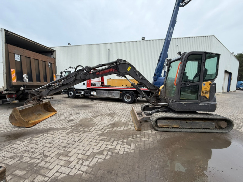 Volvo ECR 58 F FULL HYDR - 2911 H - HYDR QUICKHITCH - A/C - BLADE - CE - BE MACHINE - Mini escavadeira: foto 2 Volvo ECR 58 F FULL HYDR - 2911 H - HYDR QUICKHITCH - A/C - BLADE - CE - BE MACHINE - Mini escavadeira: foto 2