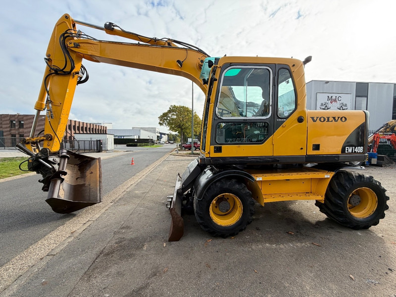 Volvo EW 140 B *FULL HYDR* - BLADE - 10.485h - TILT BUCKET - CE - NL MACHINE - GOOD CONDITION - Escavadeira de rodas: foto 5 Volvo EW 140 B *FULL HYDR* - BLADE - 10.485h - TILT BUCKET - CE - NL MACHINE - GOOD CONDITION - Escavadeira de rodas: foto 5