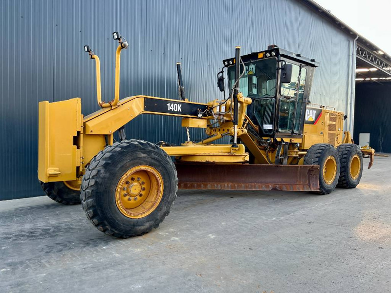 Motoniveladora Cat 140K: foto 1