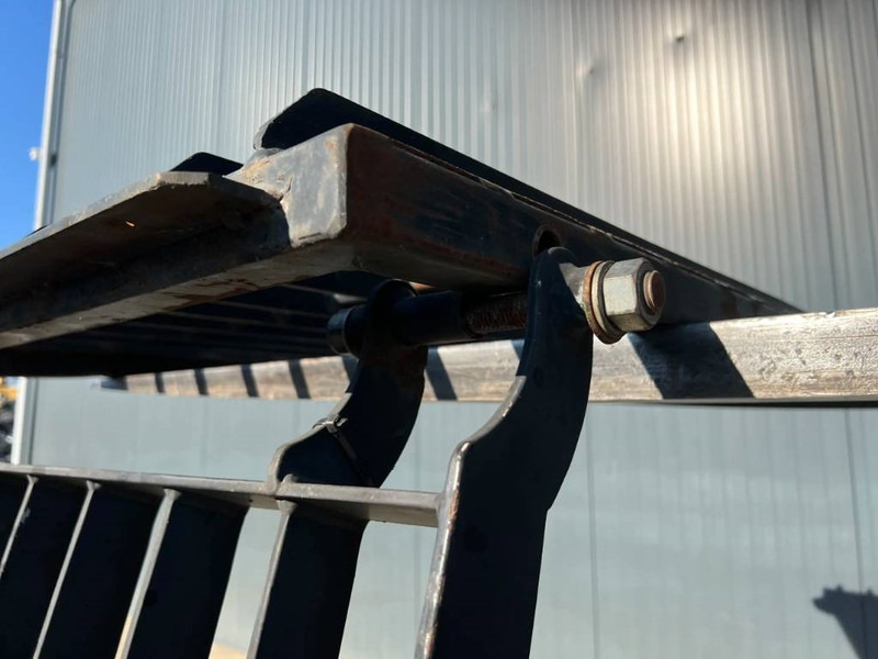 Cat 313D / M315D / 320D / 325D / 330D / 345C / 365C / - Cabine e interior de Máquina de construção: foto 3 Cat 313D / M315D / 320D / 325D / 330D / 345C / 365C / - Cabine e interior de Máquina de construção: foto 3