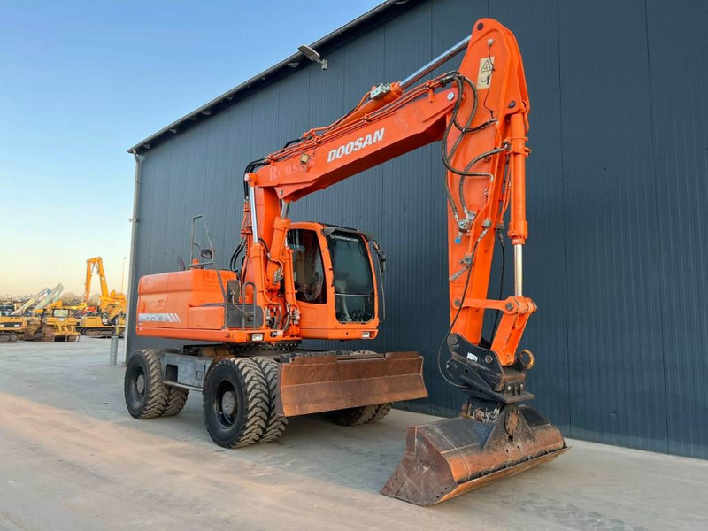 Doosan DX170W - Escavadeira de rodas: foto 2 Doosan DX170W - Escavadeira de rodas: foto 2
