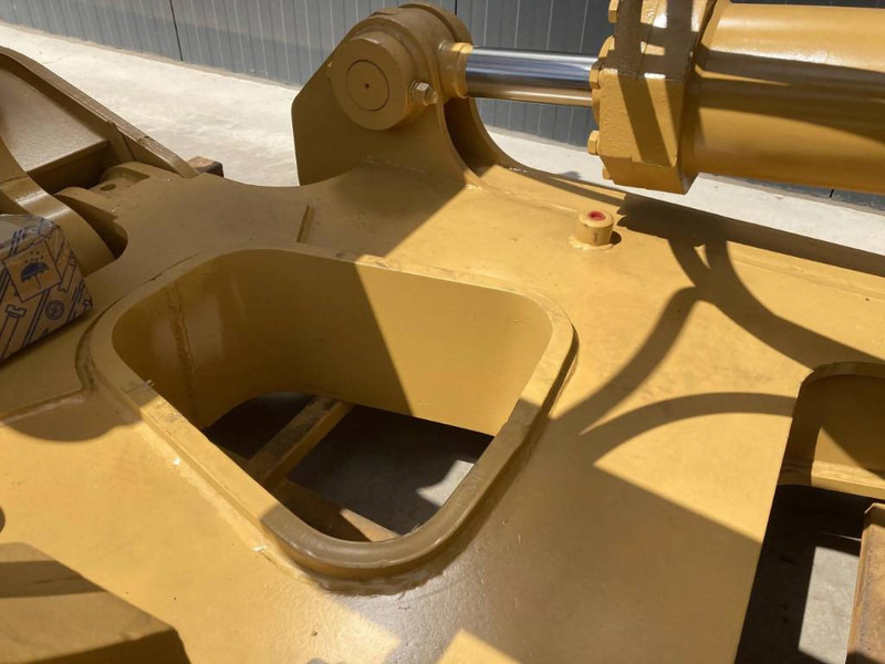 Cat D8T - Equipamento de Máquina de construção: foto 5 Cat D8T - Equipamento de Máquina de construção: foto 5